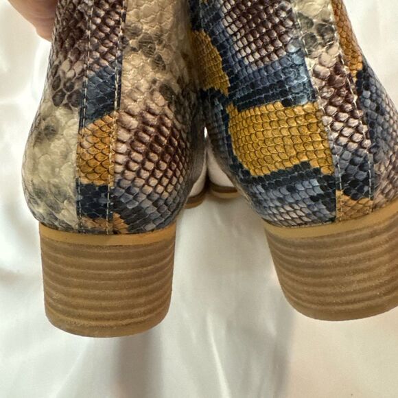 Trendy Ankle Booties in White with multicolor heel design - Picture 5 of 12